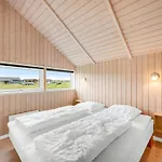 Maerta - 250m From The Sea By Interhome
