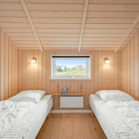 Maerta - 250m From The Sea By Interhome