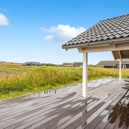 Maerta - 250m From The Sea By Interhome